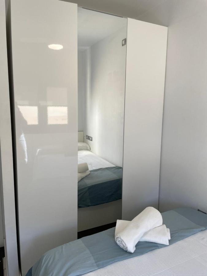 Moderno Apartamento Con Plaza De Garaje En Pleno Centro De Almería Kültér fotó