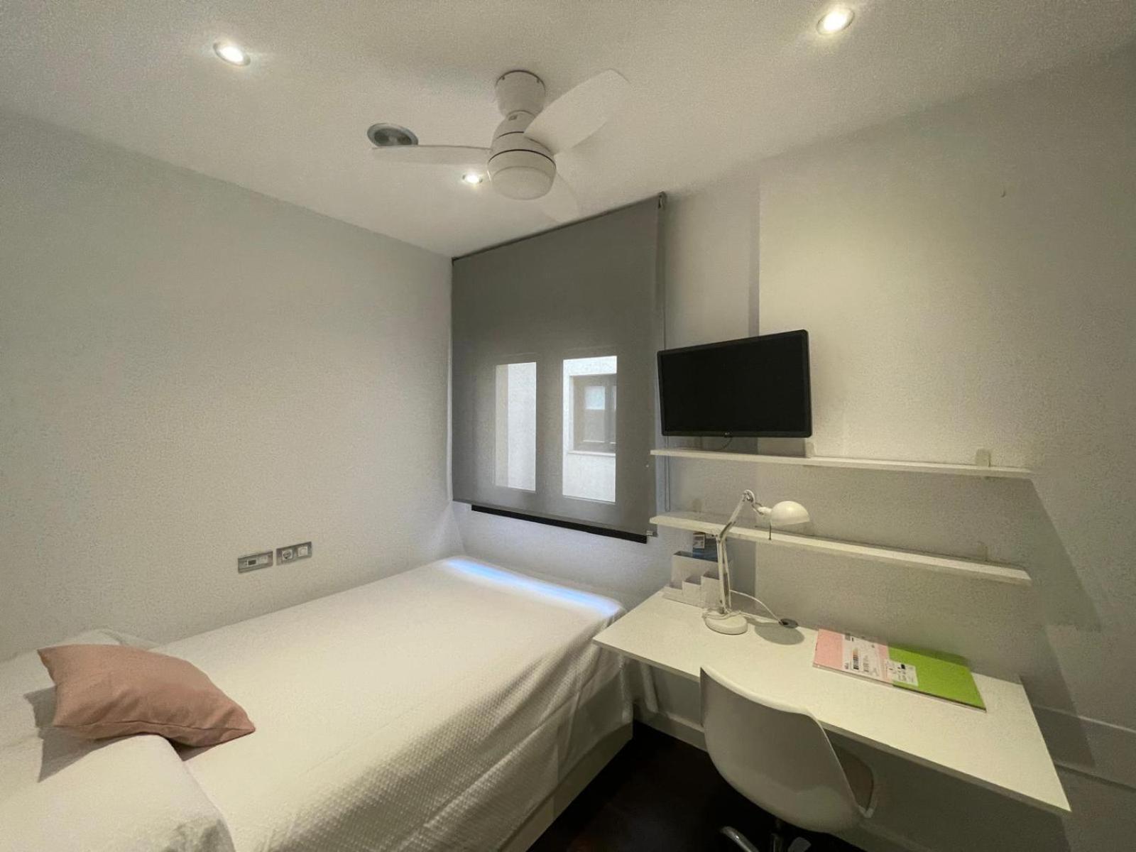 Moderno Apartamento Con Plaza De Garaje En Pleno Centro De Almería Kültér fotó